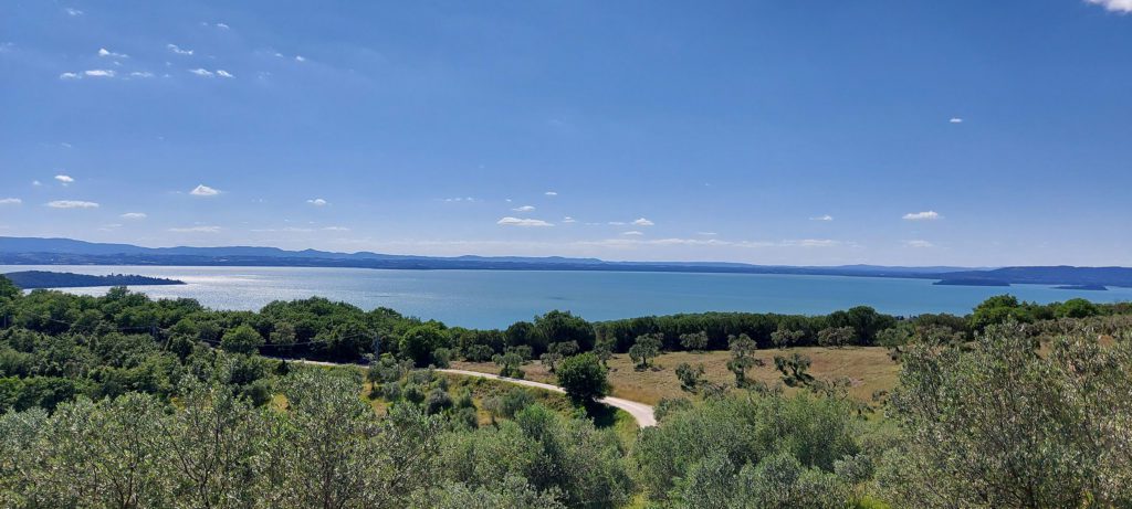 umbriaction-active-tour-central-italy-around-trasimeno-trekking