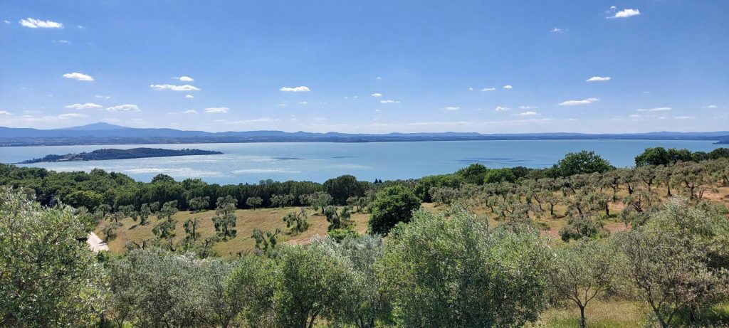 umbriaction-playing-on-the-water-of-trasimeno-lake